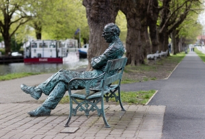 Patrick Kavanagh_monument at Grand Canal, Dublin